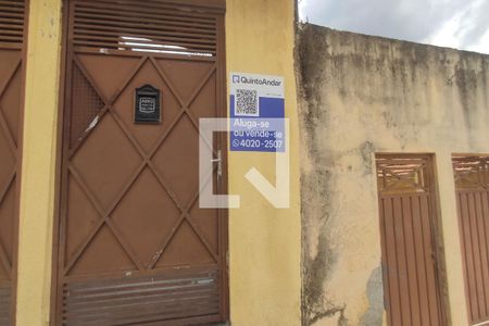 Casa à venda com 300m², 3 quartos e 3 vagas Casa à venda com 300m², 3 quartos e 3 vagasFachada