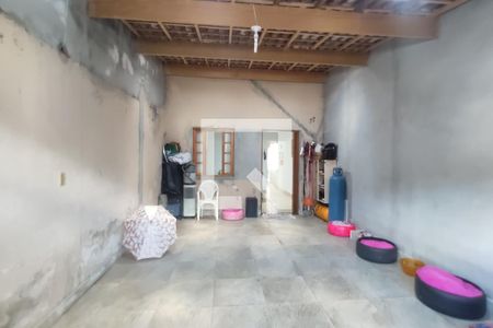 Casa à venda com 300m², 3 quartos e 3 vagas Casa à venda com 300m², 3 quartos e 3 vagasGaragem