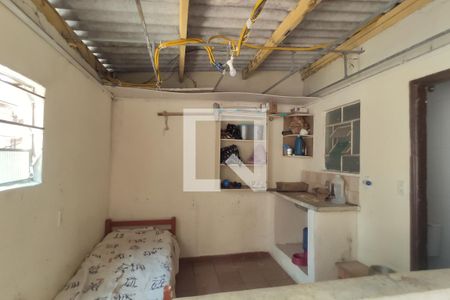 Casa à venda com 300m², 3 quartos e 3 vagas Casa à venda com 300m², 3 quartos e 3 vagasQuarto 2