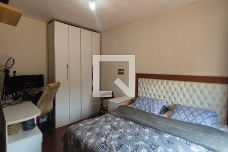 Casa à venda com 300m², 3 quartos e 3 vagas Casa à venda com 300m², 3 quartos e 3 vagasQuarto 4