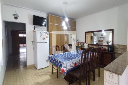 Casa à venda com 300m², 3 quartos e 3 vagas Casa à venda com 300m², 3 quartos e 3 vagasCopa