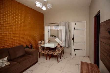 Casa à venda com 60m², 2 quartos e 1 vagaSala