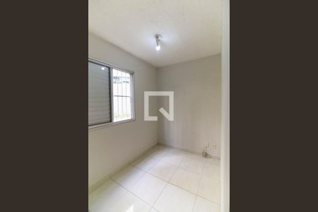 Quarto 2 de apartamento para alugar com 2 quartos, 45m² em Vila Indiana, Taboão da Serra