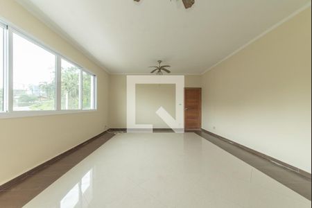 Sala de casa para alugar com 4 quartos, 241m² em Centro Alto, Ribeirão Pires