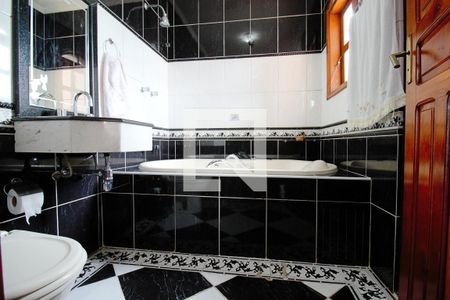 Casa para alugar com 275m², 3 quartos e 3 vagas Casa para alugar com 275m², 3 quartos e 3 vagasBanheiro da Suíte