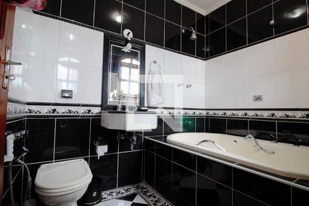 Casa para alugar com 275m², 3 quartos e 3 vagas Casa para alugar com 275m², 3 quartos e 3 vagasBanheiro da Suíte
