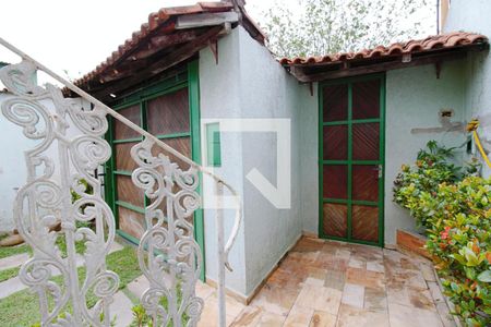 Casa para alugar com 275m², 3 quartos e 3 vagas Casa para alugar com 275m², 3 quartos e 3 vagasEntrada