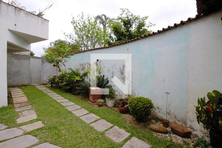 Garagem de casa para alugar com 3 quartos, 275m² em Jardim Santa Terezinha, Taboão da Serra