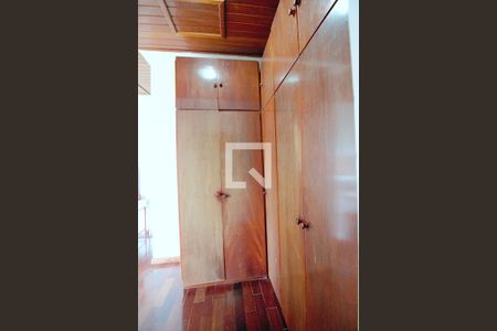 Suíte de casa para alugar com 3 quartos, 275m² em Jardim Santa Terezinha, Taboão da Serra