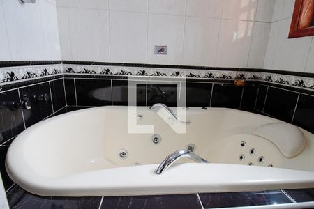 Casa para alugar com 275m², 3 quartos e 3 vagas Casa para alugar com 275m², 3 quartos e 3 vagasBanheiro da Suíte