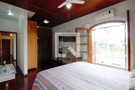 Casa para alugar com 275m², 3 quartos e 3 vagas Casa para alugar com 275m², 3 quartos e 3 vagasSuíte