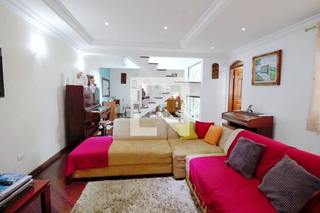 Casa para alugar com 3 quartos, 275m² em Jardim Santa Terezinha, Taboão da Serra