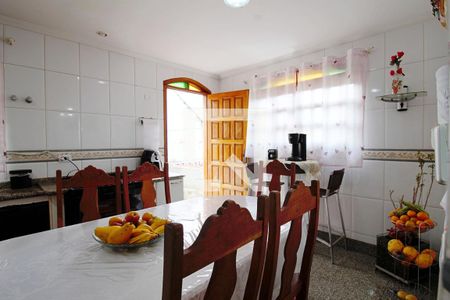 Casa para alugar com 275m², 3 quartos e 3 vagas Casa para alugar com 275m², 3 quartos e 3 vagasCozinha