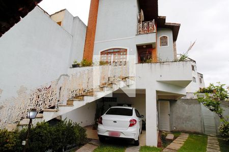 Casa para alugar com 275m², 3 quartos e 3 vagas Casa para alugar com 275m², 3 quartos e 3 vagasEntrada