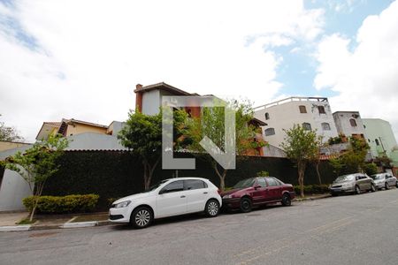 Casa para alugar com 275m², 3 quartos e 3 vagas Casa para alugar com 275m², 3 quartos e 3 vagasFachada