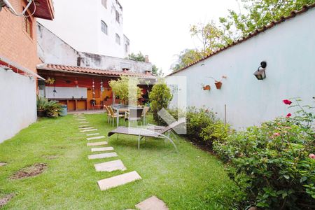 Casa para alugar com 275m², 3 quartos e 3 vagas Casa para alugar com 275m², 3 quartos e 3 vagasQuintal