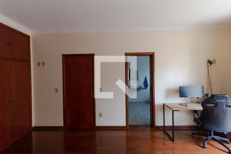 Casa à venda com 465m², 4 quartos e 4 vagasSuíte 03