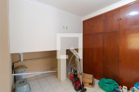 Casa à venda com 465m², 4 quartos e 4 vagasQuarto de Serviço