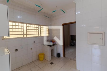 Casa à venda com 465m², 4 quartos e 4 vagasÁrea de Serviço