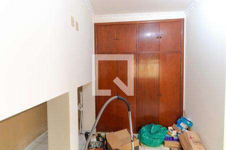 Casa à venda com 465m², 4 quartos e 4 vagasQuarto de Serviço