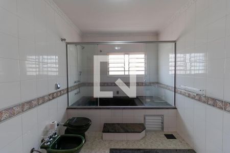 Casa à venda com 465m², 4 quartos e 4 vagasBanheiro da Suíte 02