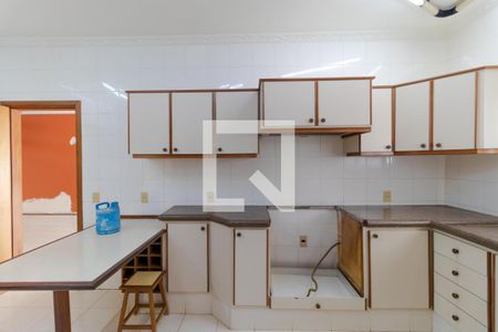 Casa à venda com 465m², 4 quartos e 4 vagasCozinha