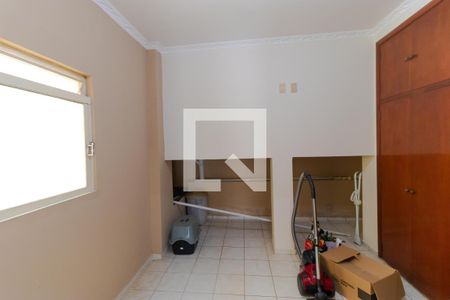 Casa à venda com 465m², 4 quartos e 4 vagasQuarto de Serviço