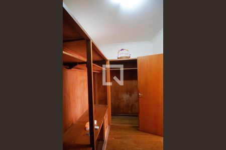 Casa à venda com 465m², 4 quartos e 4 vagasCloset da Suíte 02