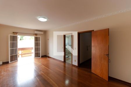 Casa à venda com 465m², 4 quartos e 4 vagasSuíte 02