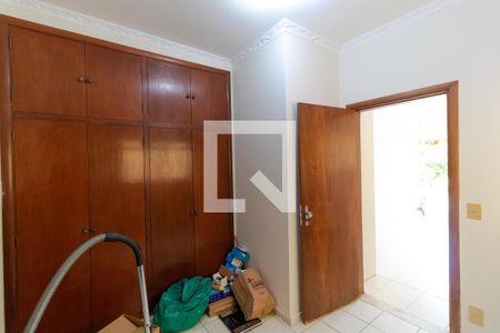 Casa à venda com 465m², 4 quartos e 4 vagasQuarto de Serviço