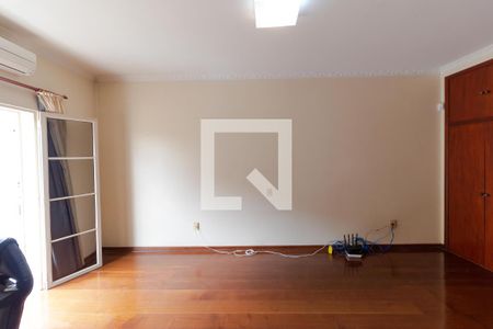 Casa à venda com 465m², 4 quartos e 4 vagasSuíte 03