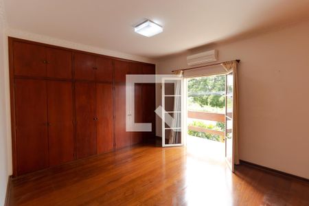 Casa à venda com 465m², 4 quartos e 4 vagasSuíte 04