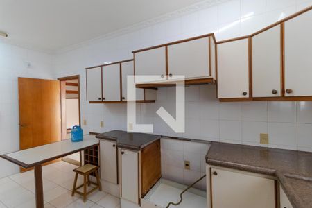 Casa à venda com 465m², 4 quartos e 4 vagasCozinha