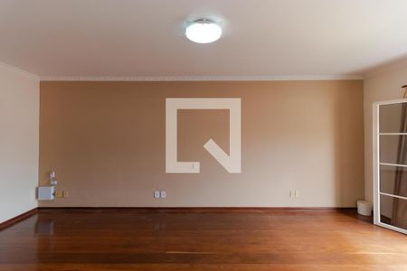 Casa à venda com 465m², 4 quartos e 4 vagasSuíte 02