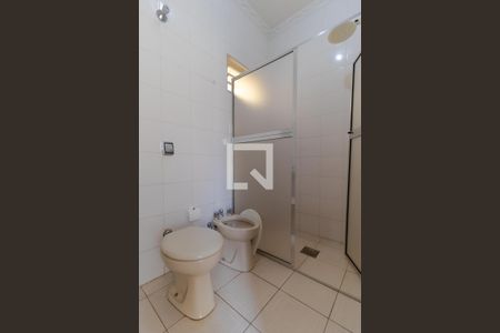 Casa à venda com 465m², 4 quartos e 4 vagasBanheiro de Serviço