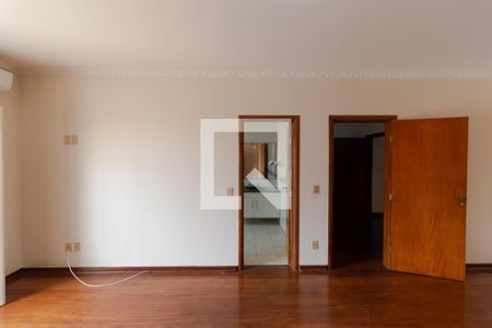 Casa à venda com 465m², 4 quartos e 4 vagasSuíte 02