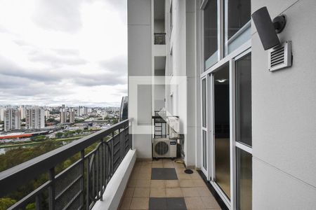 Apartamento à venda com 83m², 1 quarto e 2 vagas Apartamento à venda com 83m², 1 quarto e 2 vagasVaranda