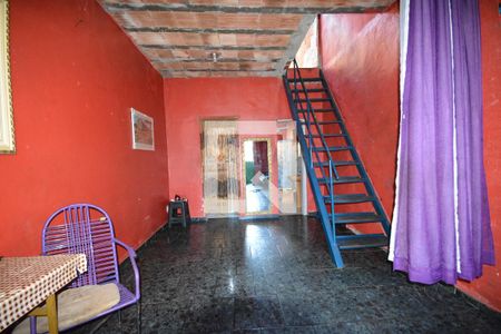 Sala de casa para alugar com 2 quartos, 15m² em Bento Ribeiro, Rio de Janeiro
