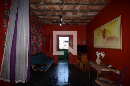 Sala de casa para alugar com 2 quartos, 15m² em Bento Ribeiro, Rio de Janeiro
