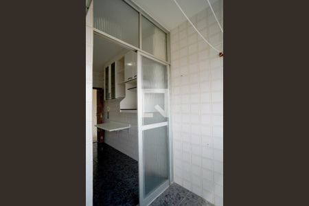 Apartamento para alugar com 68m², 2 quartos e 1 vagaÁrea de Serviço