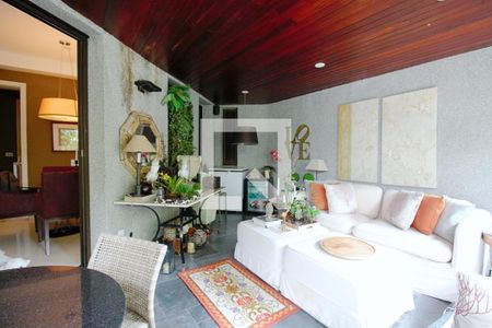 Varanda da Sala de apartamento à venda com 3 quartos, 320m² em Real Parque, São Paulo