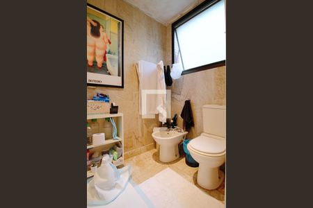 Apartamento à venda com 320m², 3 quartos e 3 vagasBanheiro da Suíte 1