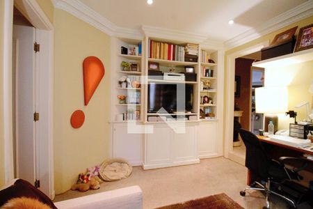 Apartamento à venda com 320m², 3 quartos e 3 vagasSala de TV