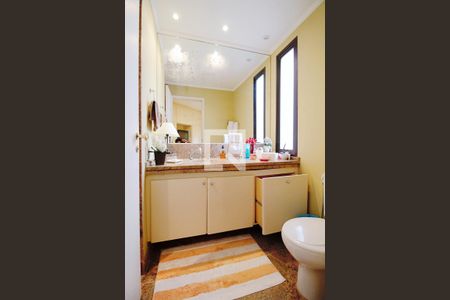 Apartamento à venda com 320m², 3 quartos e 3 vagasBanheiro da Suíte 2