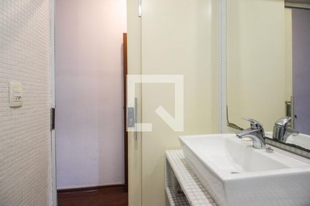 Casa à venda com 126m², 2 quartos e 1 vagaBanheiro Suíte 1