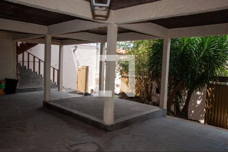 Casa à venda com 800m², 5 quartos e 6 vagasGaragem