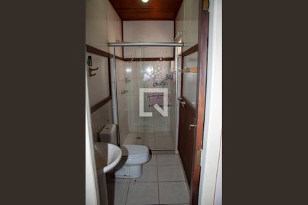 Casa à venda com 800m², 5 quartos e 6 vagasBanheiro da Suíte 1