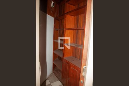 Casa à venda com 800m², 5 quartos e 6 vagasQuarto - Armários