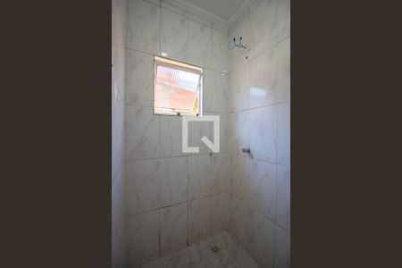 Casa de condomínio para alugar com 75m², 2 quartos e 1 vaga Casa de condomínio para alugar com 75m², 2 quartos e 1 vagaBanheiro da Suíte 2