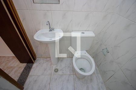 Casa de condomínio para alugar com 75m², 2 quartos e 1 vaga Casa de condomínio para alugar com 75m², 2 quartos e 1 vagaBanheiro da Suíte 1